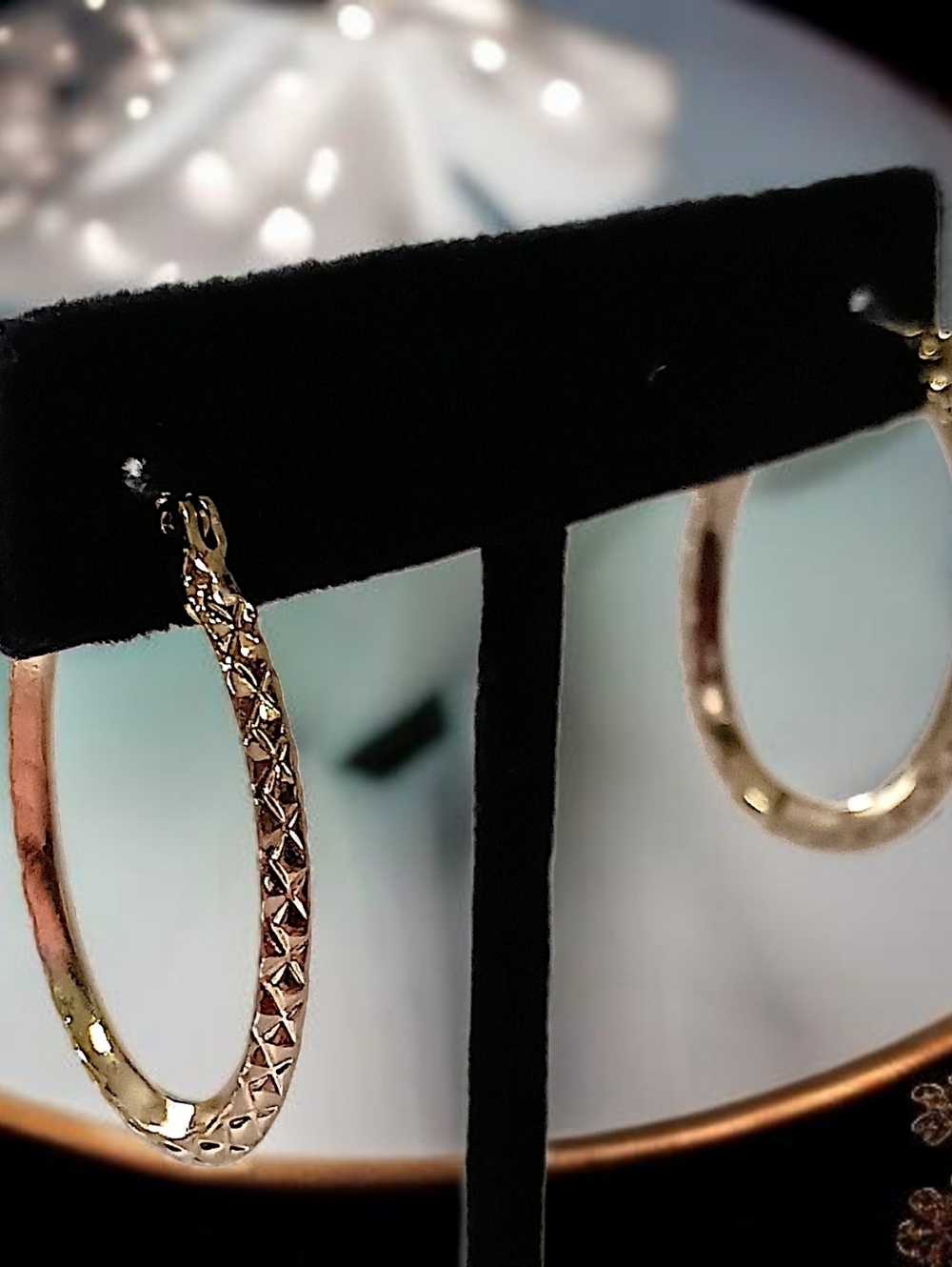 Gold Tone Filigree Textured Oval Hoop Earrings Vintage Style Lightweight Chic